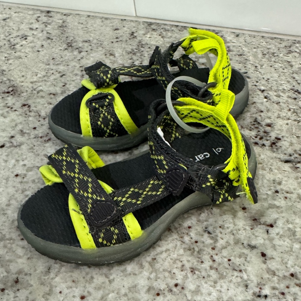 Carter’s Toddler Boys Velcro Chaco Light Up Sandals Size 6